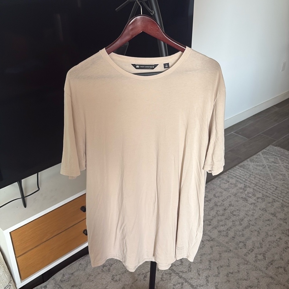Travis Matthew Cream T Shirt (Fits like XXL)